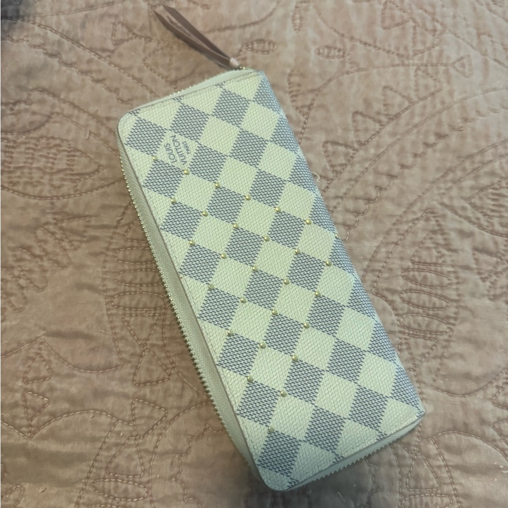 Louis Vuitton CLÉMENCE wallet